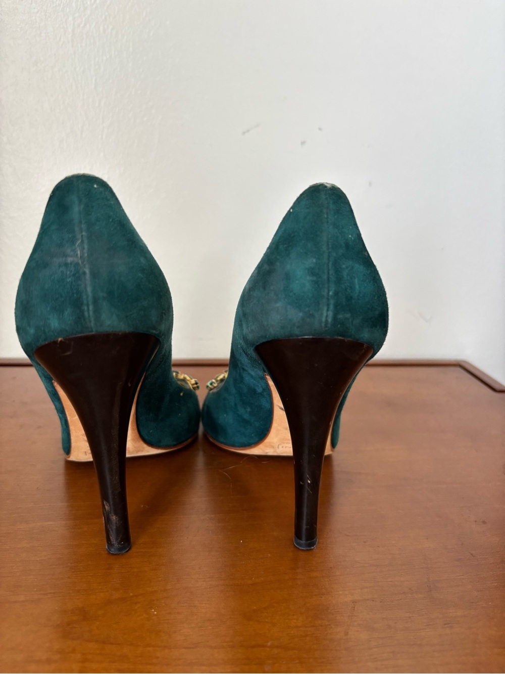 Giuseppe Zanotti Emerald Green Jeweled Suede Women’s Pumps - Picture 6 of 7